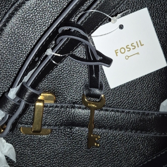 🔥 NWT! $195 New Fossil Emery Black Leather Adjustable Crossbody Flap Sadle Bag